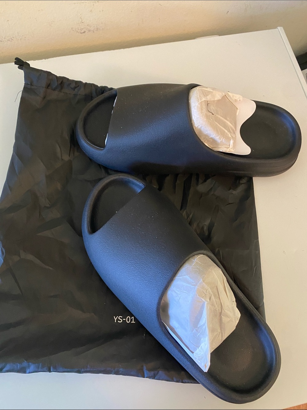 10M YS-01 (Yeezy slides)